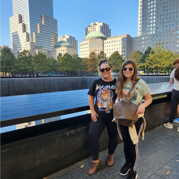 Meet your Posher, E - Picture 9 of 10